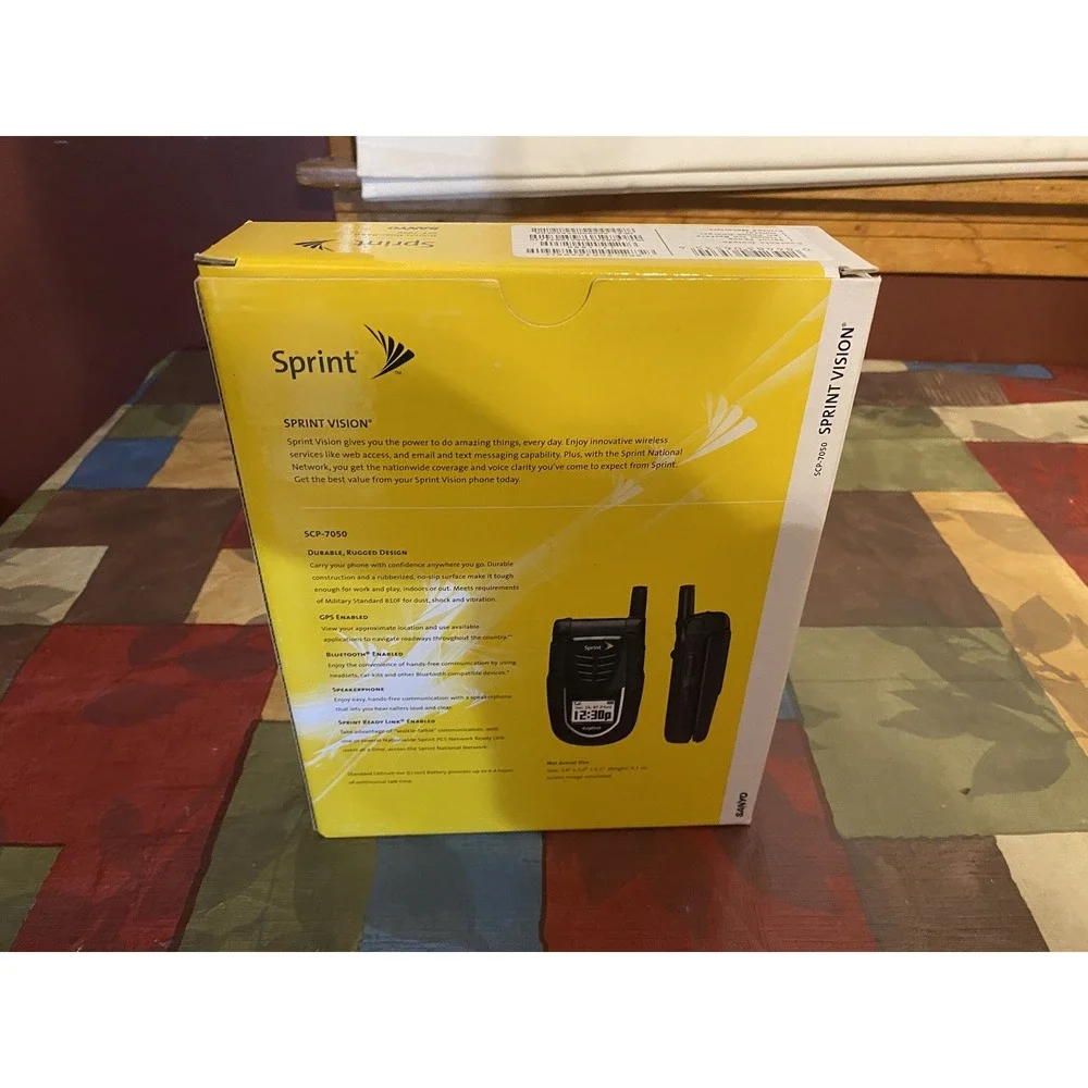 Sanyo SCP-7050 - Black ( Sprint ) Rare Cellular Flip Phone - Bundled NEW IN BOX